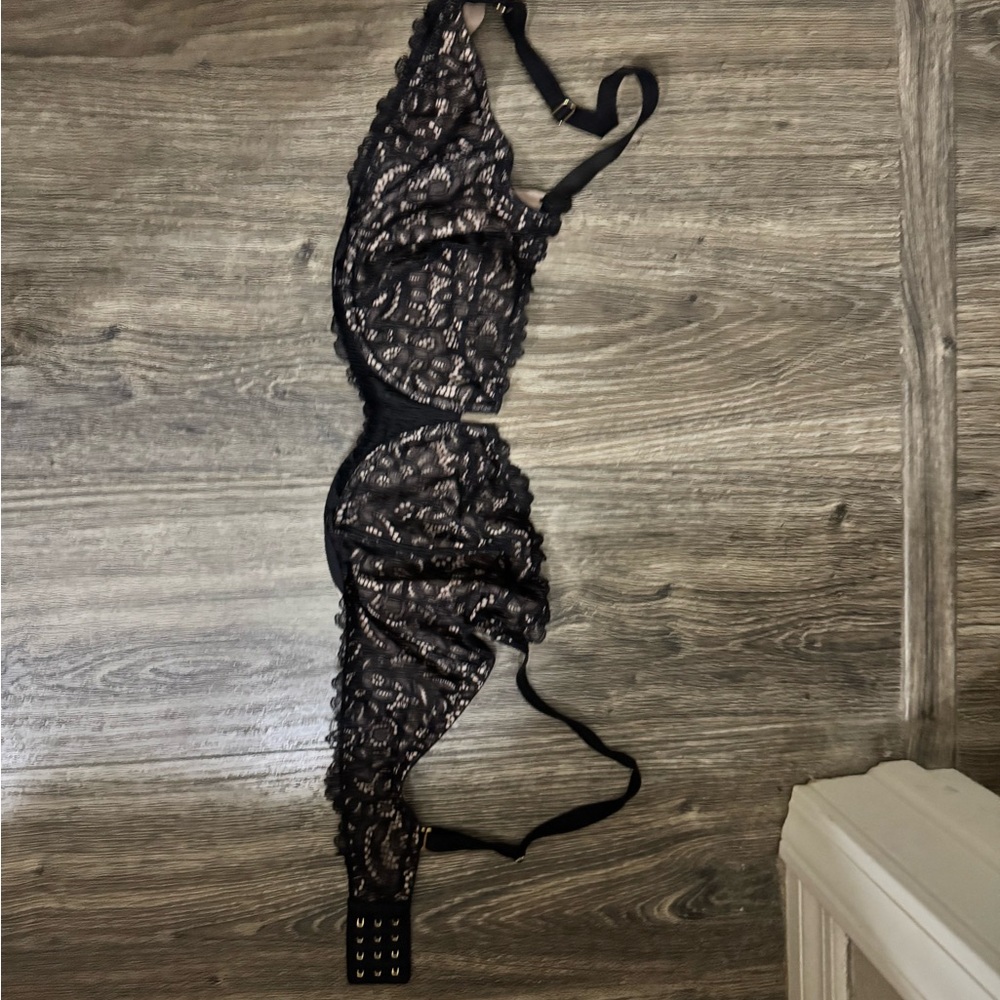 Soma Black and Cream Lace Bra